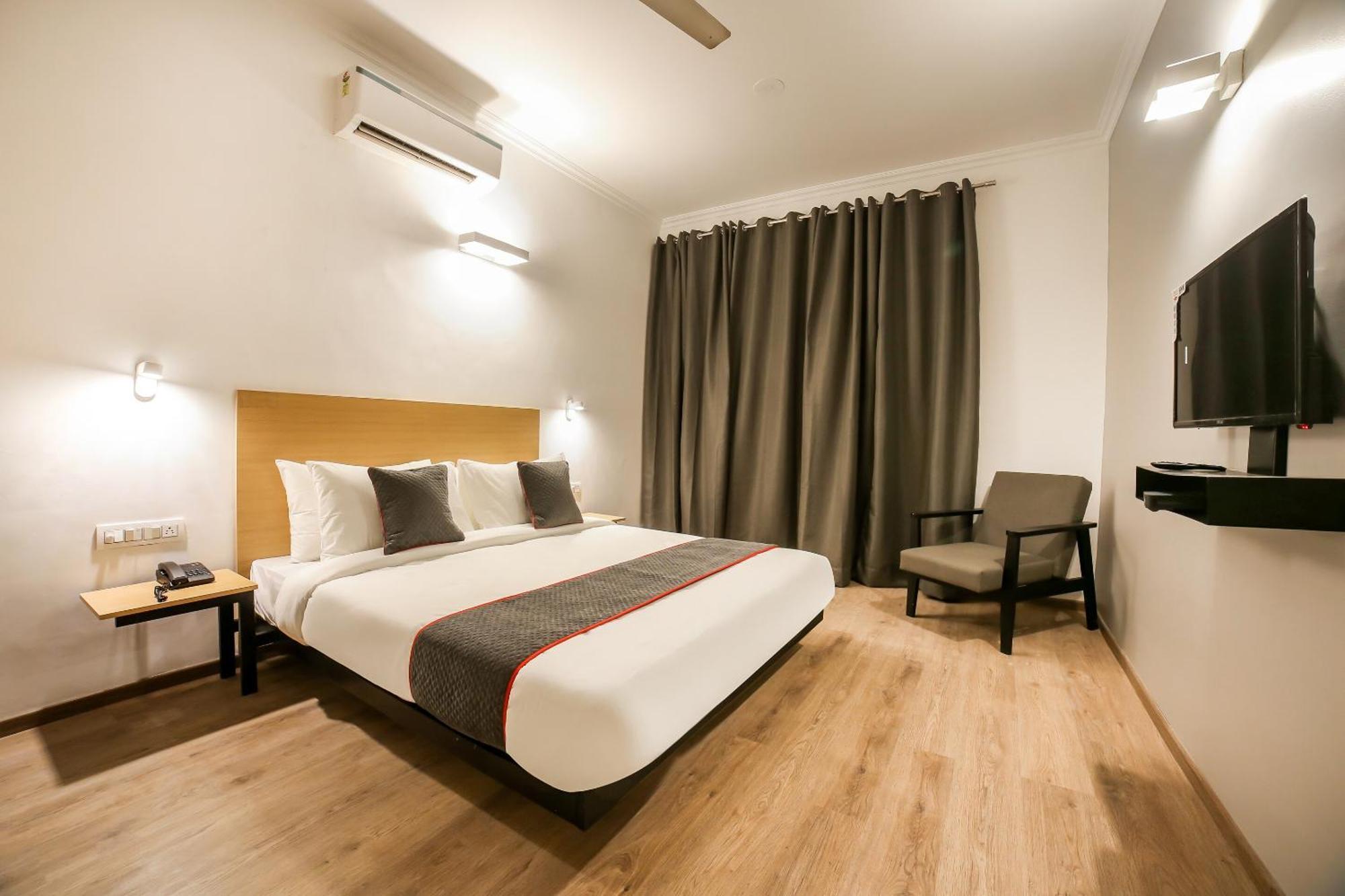 Townhouse 330 Dlf Phase-2 Near Leisure Valley Park Gurgaon Buitenkant foto