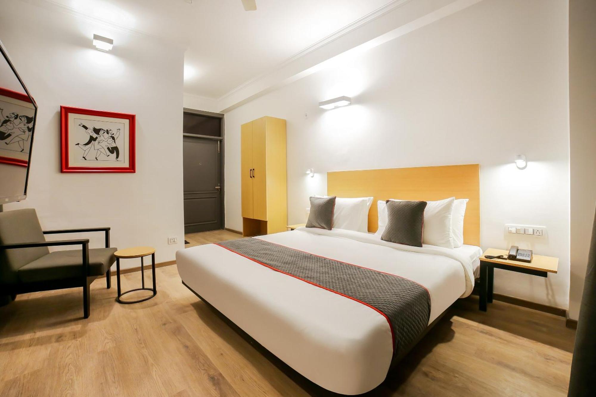 Townhouse 330 Dlf Phase-2 Near Leisure Valley Park Gurgaon Buitenkant foto