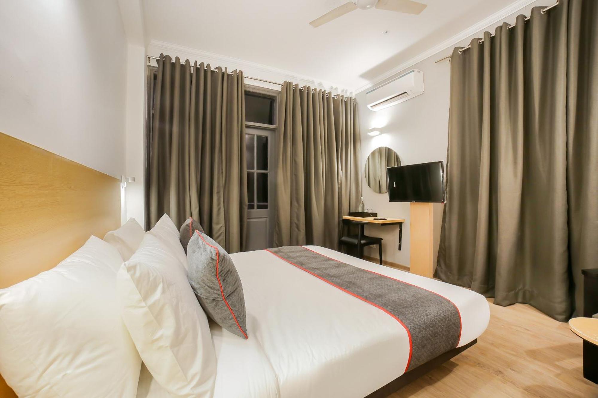 Townhouse 330 Dlf Phase-2 Near Leisure Valley Park Gurgaon Buitenkant foto