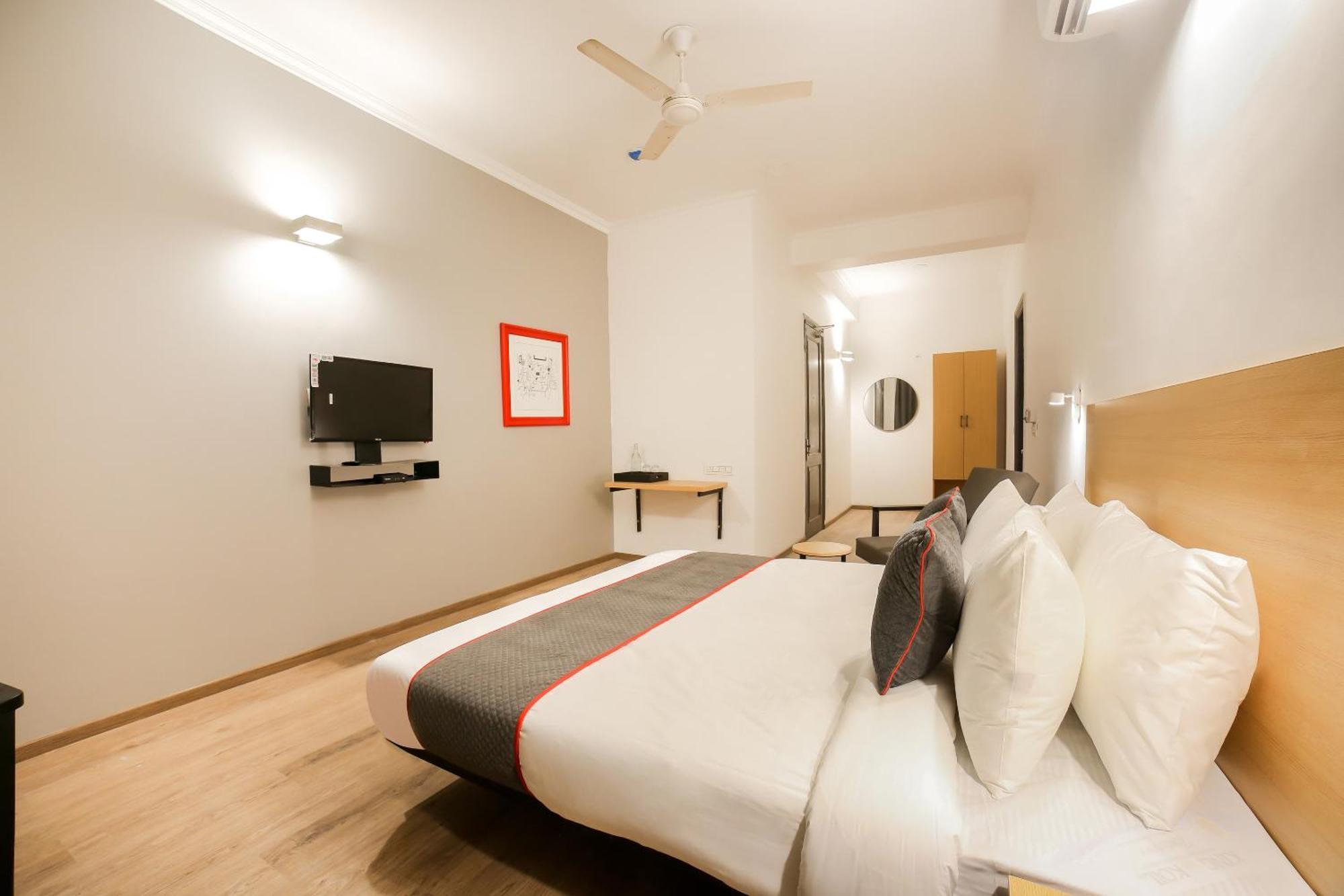 Townhouse 330 Dlf Phase-2 Near Leisure Valley Park Gurgaon Buitenkant foto