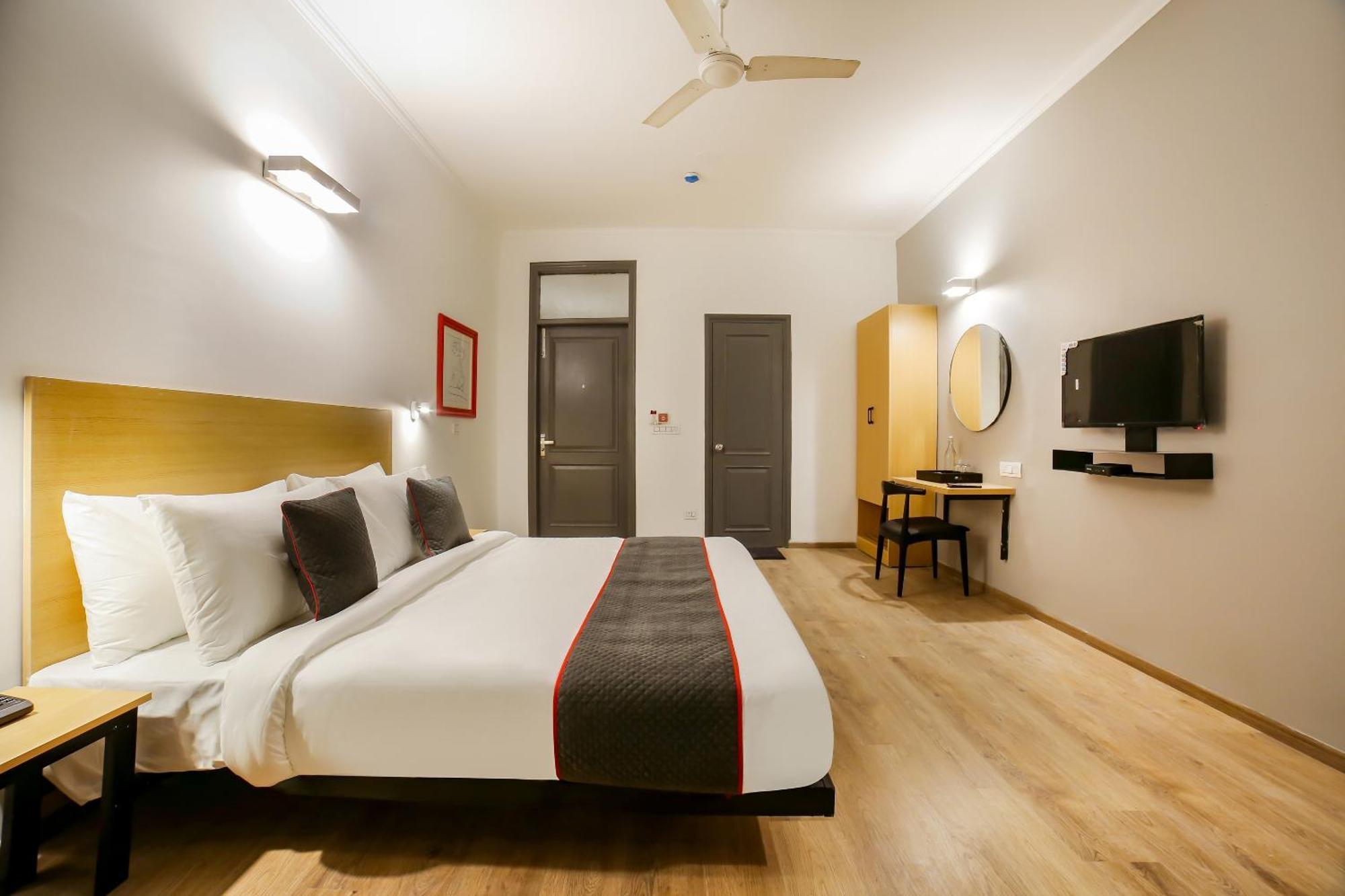 Townhouse 330 Dlf Phase-2 Near Leisure Valley Park Gurgaon Buitenkant foto