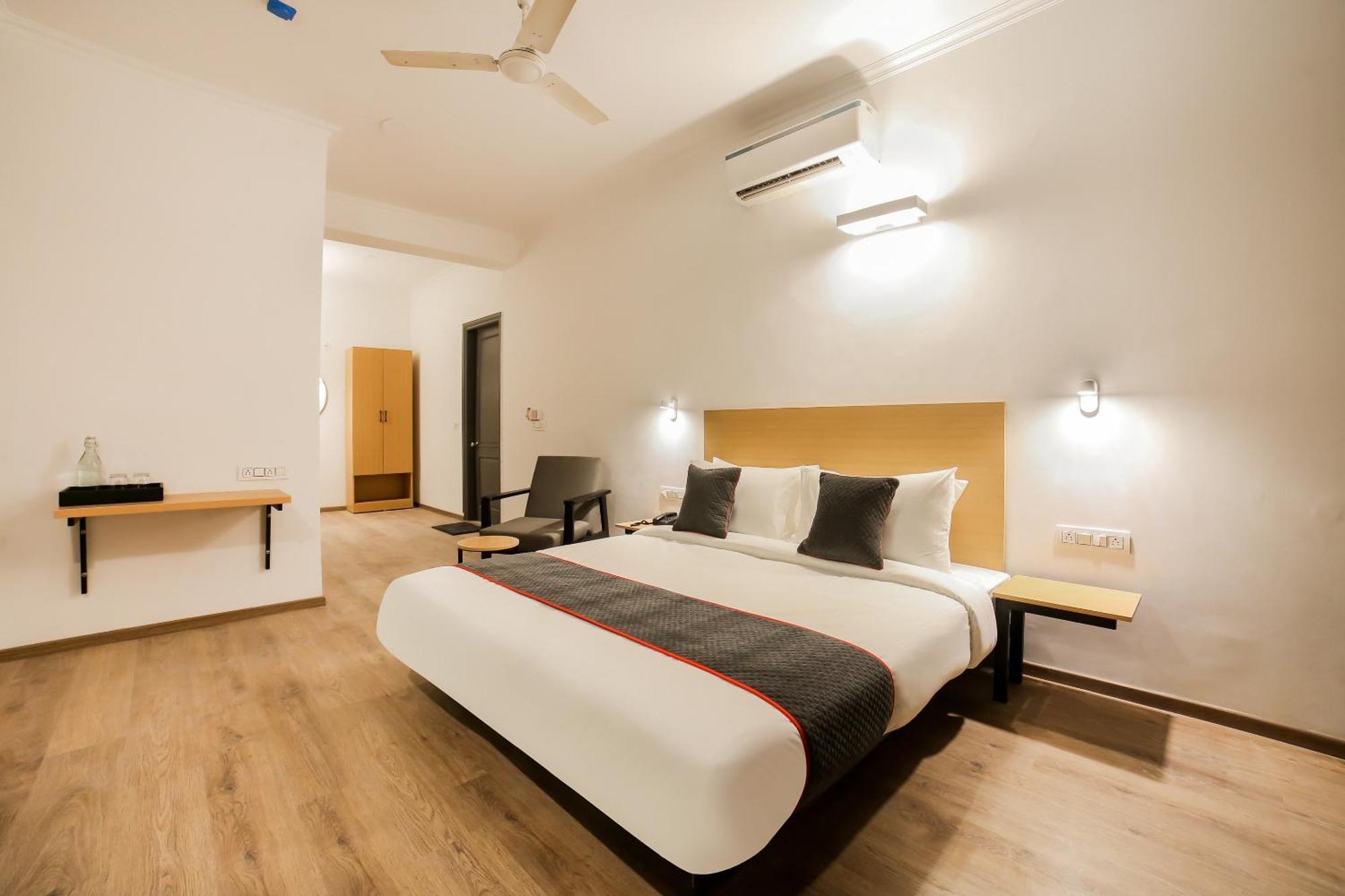 Townhouse 330 Dlf Phase-2 Near Leisure Valley Park Gurgaon Buitenkant foto