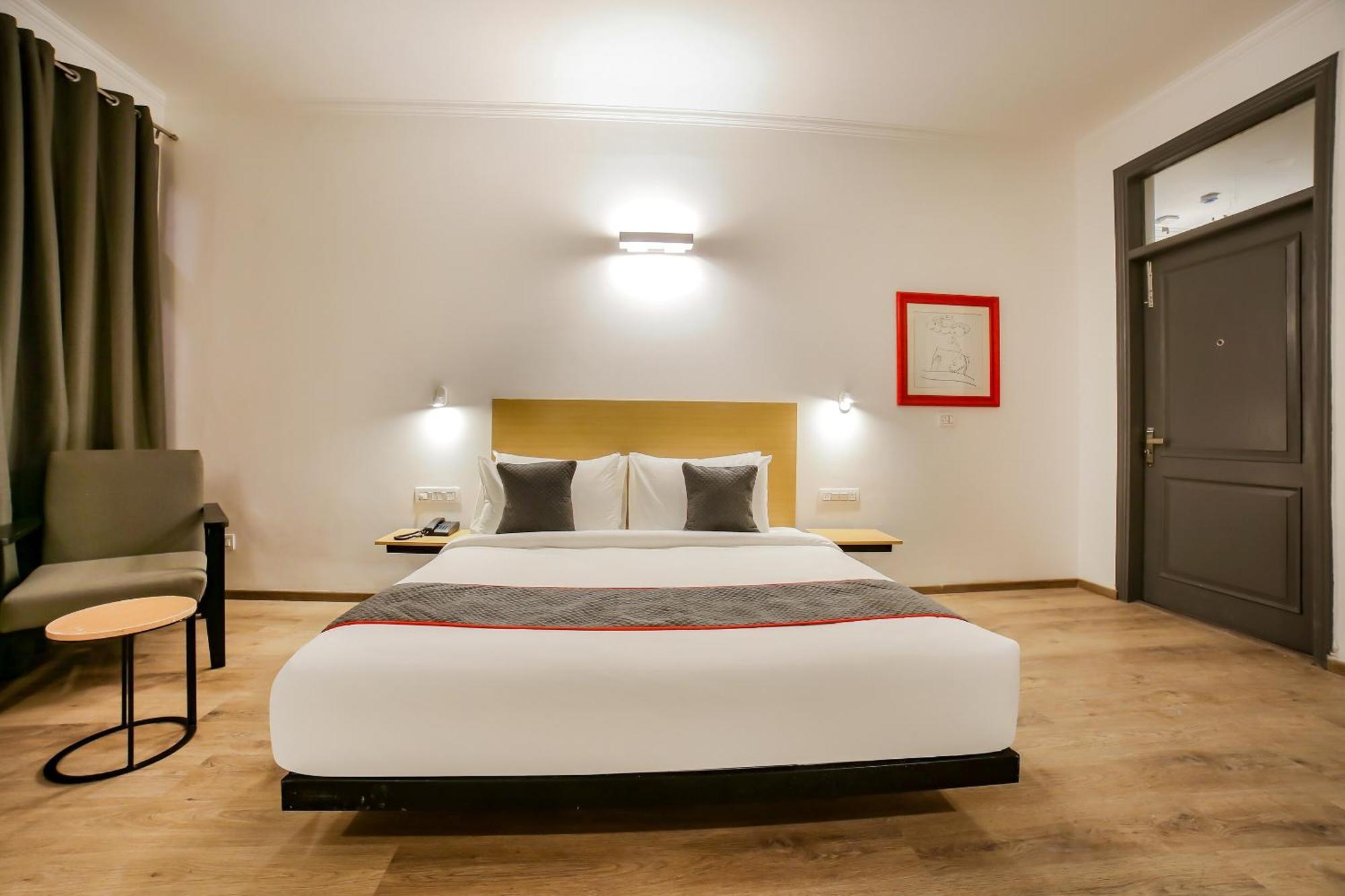 Townhouse 330 Dlf Phase-2 Near Leisure Valley Park Gurgaon Buitenkant foto