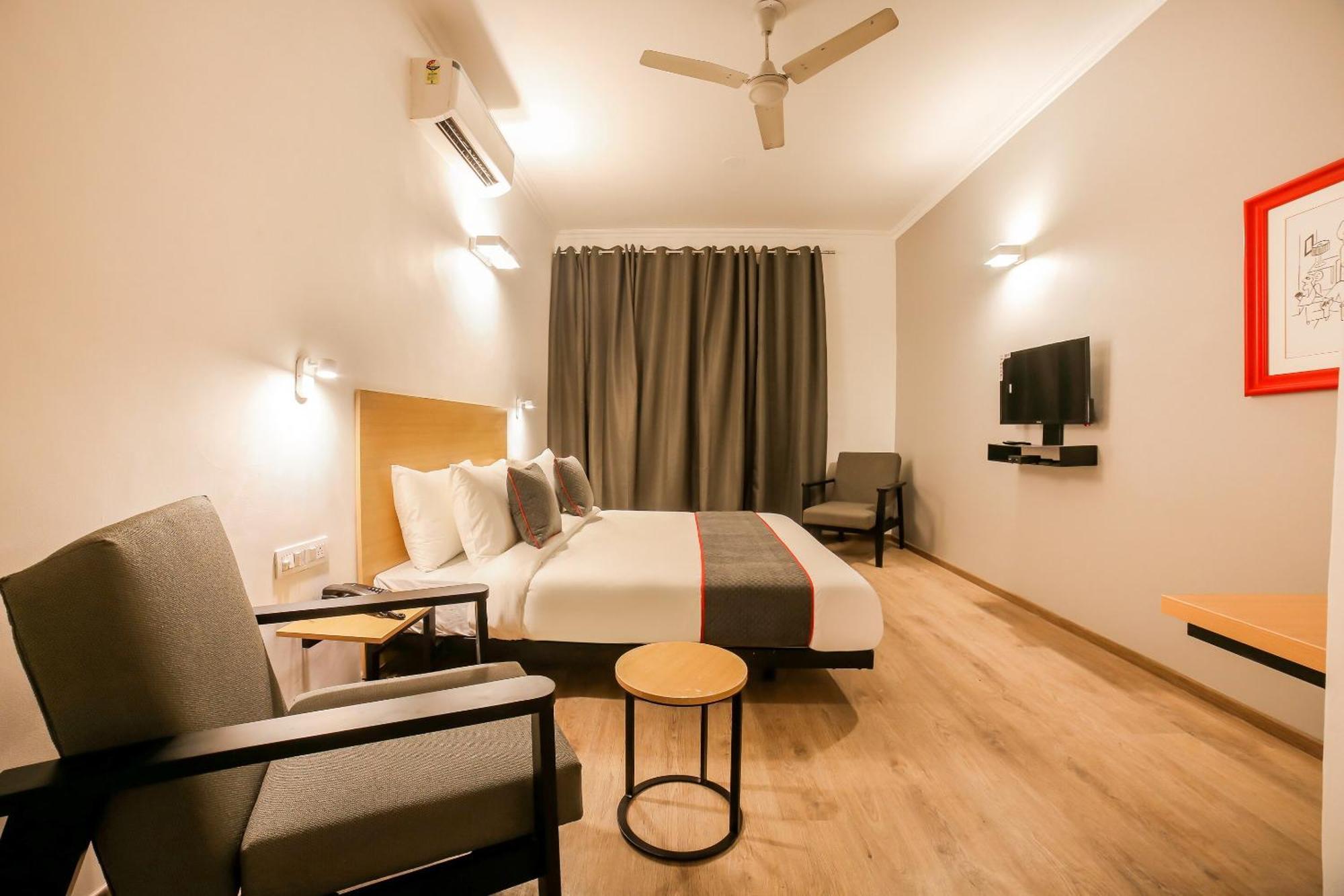 Townhouse 330 Dlf Phase-2 Near Leisure Valley Park Gurgaon Buitenkant foto