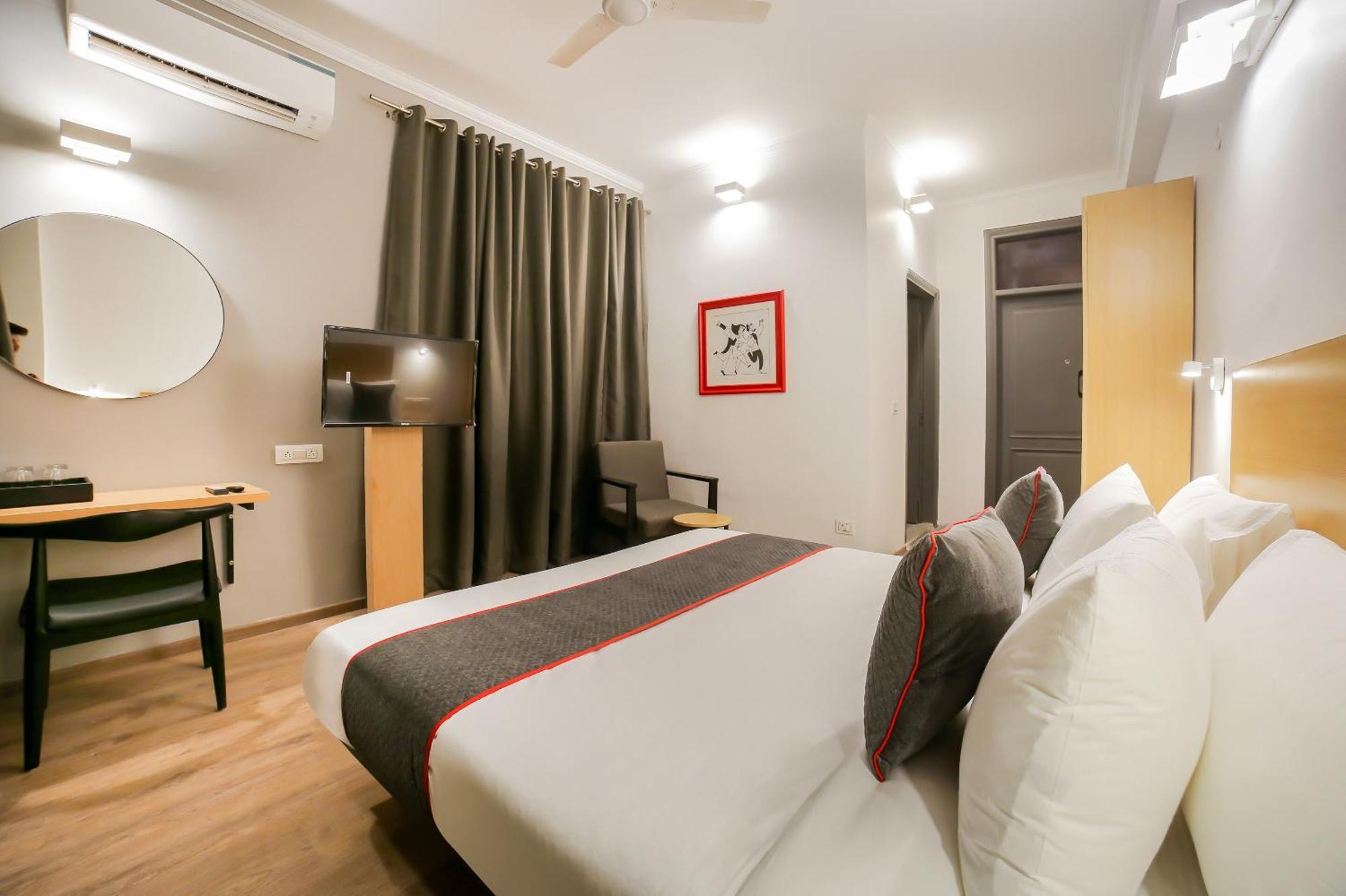 Townhouse 330 Dlf Phase-2 Near Leisure Valley Park Gurgaon Buitenkant foto